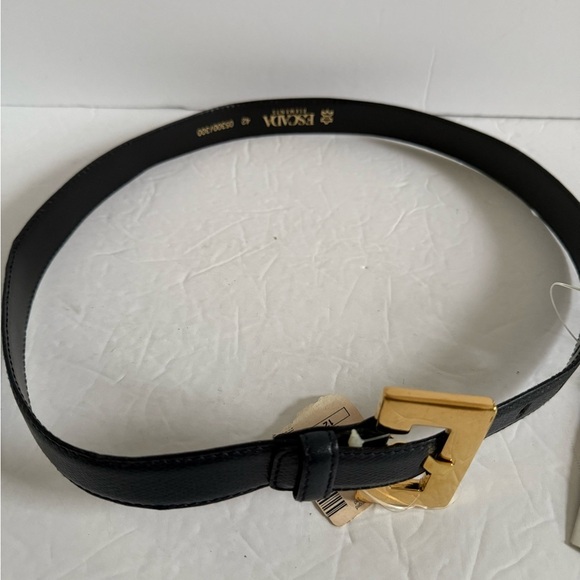 NWT Escada Guertel Designer Luxury Black Leather Belt Gold Buckle Women Size 42